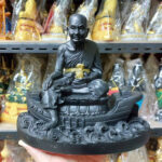 泰国龙婆托 lp Thuad fiber 龙婆托 Luang Pu Thuat 乘船 踩淡水海水