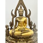 🔥精致款 金娜啦佛祖 Phra Phuttha Chinnaraj Bucha 5寸膝长  高13寸 成功佛 100% 纯列南皮 （lek Nam phi）铁矿石铸造 - Image 2